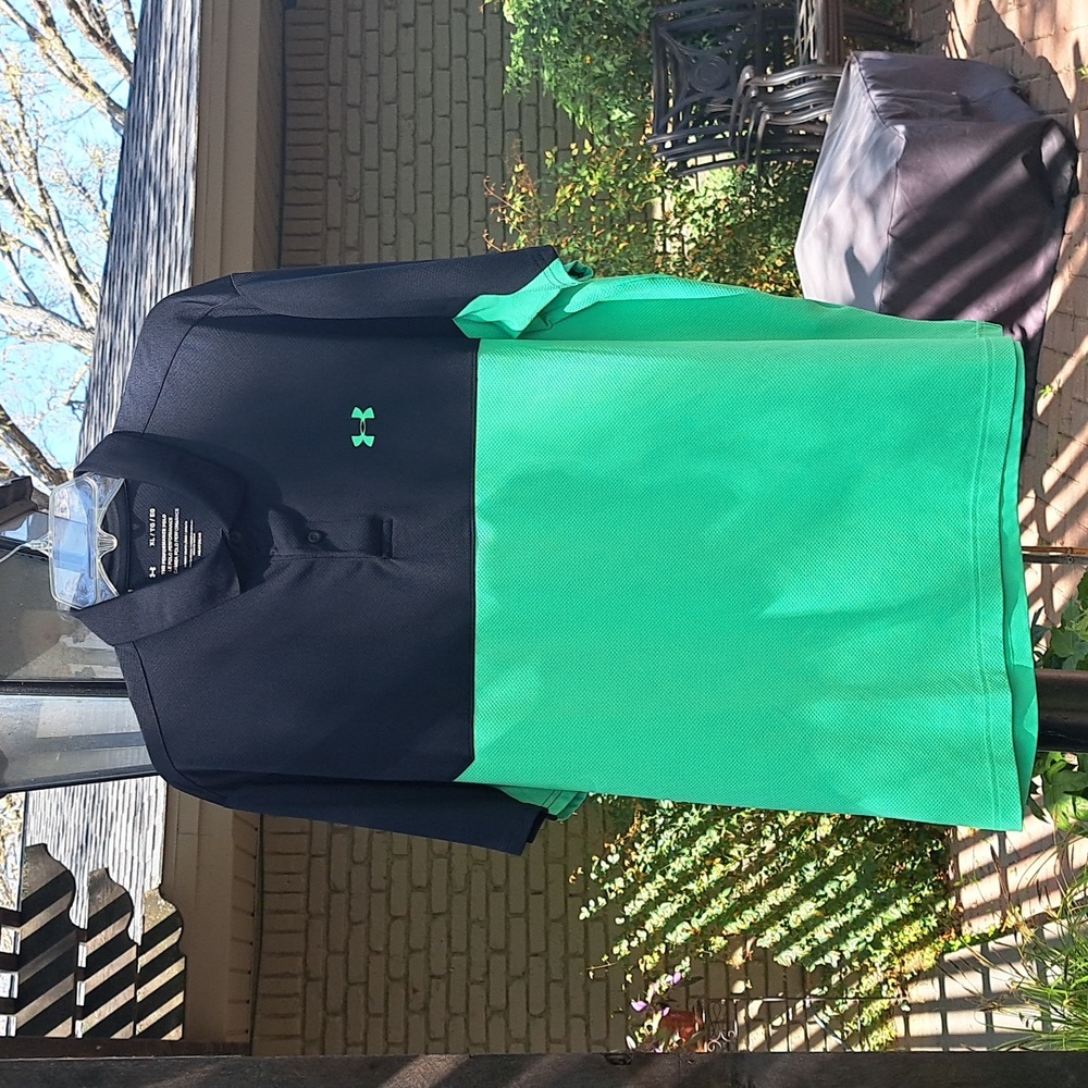 Men's UnderArmour golf polo